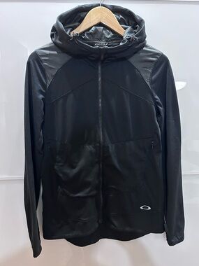 Oakley woman’s Black Hooded Full-Zip Jacket